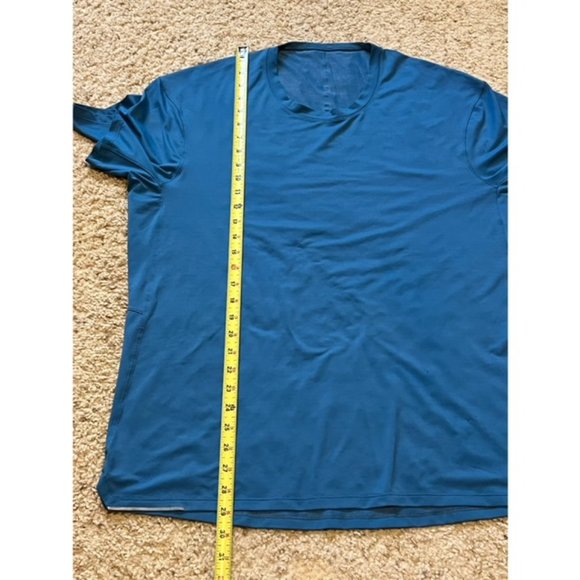 Lululemon Men's Pewter Blue Run Out Short Sleeve Shirt Sz L / XL See Measurement - Picture 4 of 5